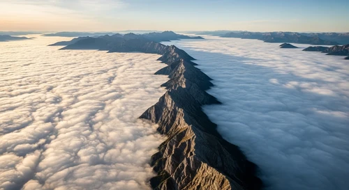 Ta Xua Dinosaur Spine: Cloud Hunting Above Son La