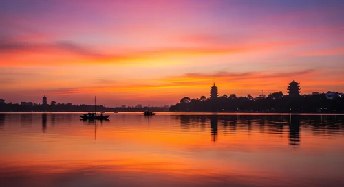 West Lake (Ho Tay) Weekend: Cycling, Lotus Tea, and Sunsets